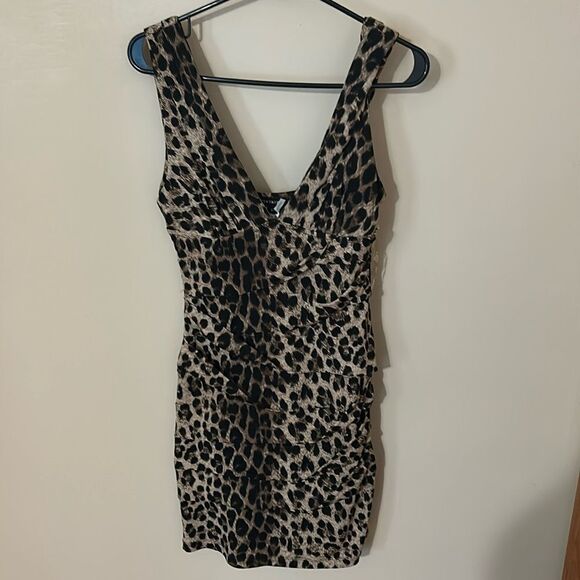 Nikibiki leopard print deep v neck tiered ruched dress mini small - Picture 1 of 4